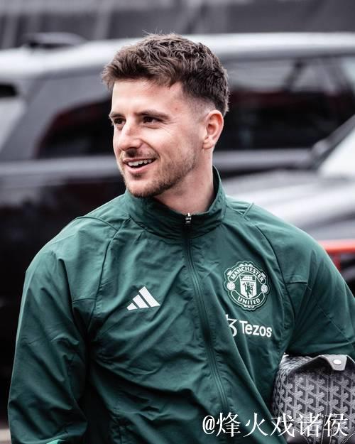 曼联主场迎战伯恩茅斯,芒特独自亮相海报 曼联主场迎战伯恩茅斯,芒特独自亮相海报